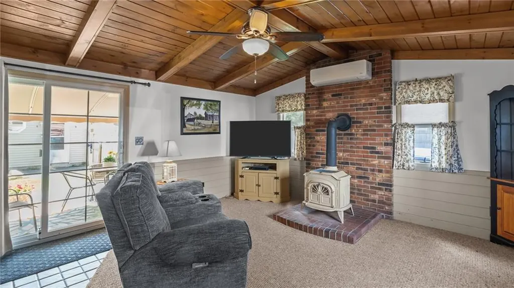 89 Windsor Road Pawtucket RI 02861