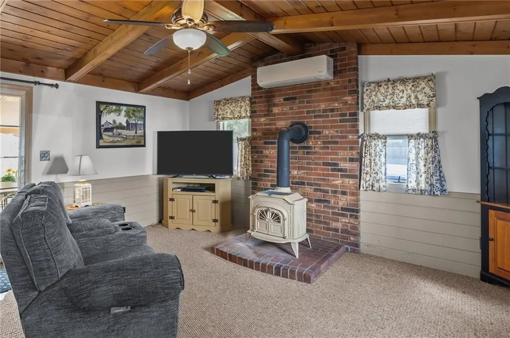 89 Windsor Road Pawtucket RI 02861
