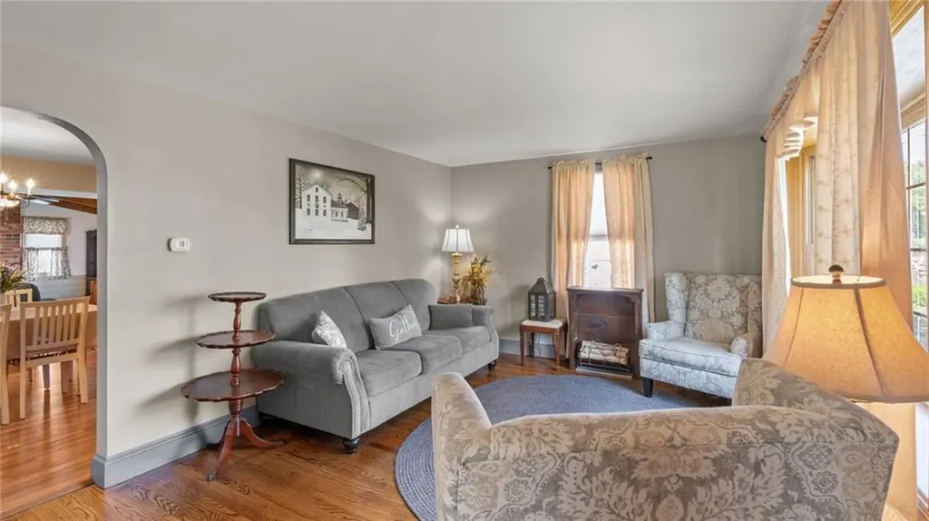 89 Windsor Road Pawtucket RI 02861