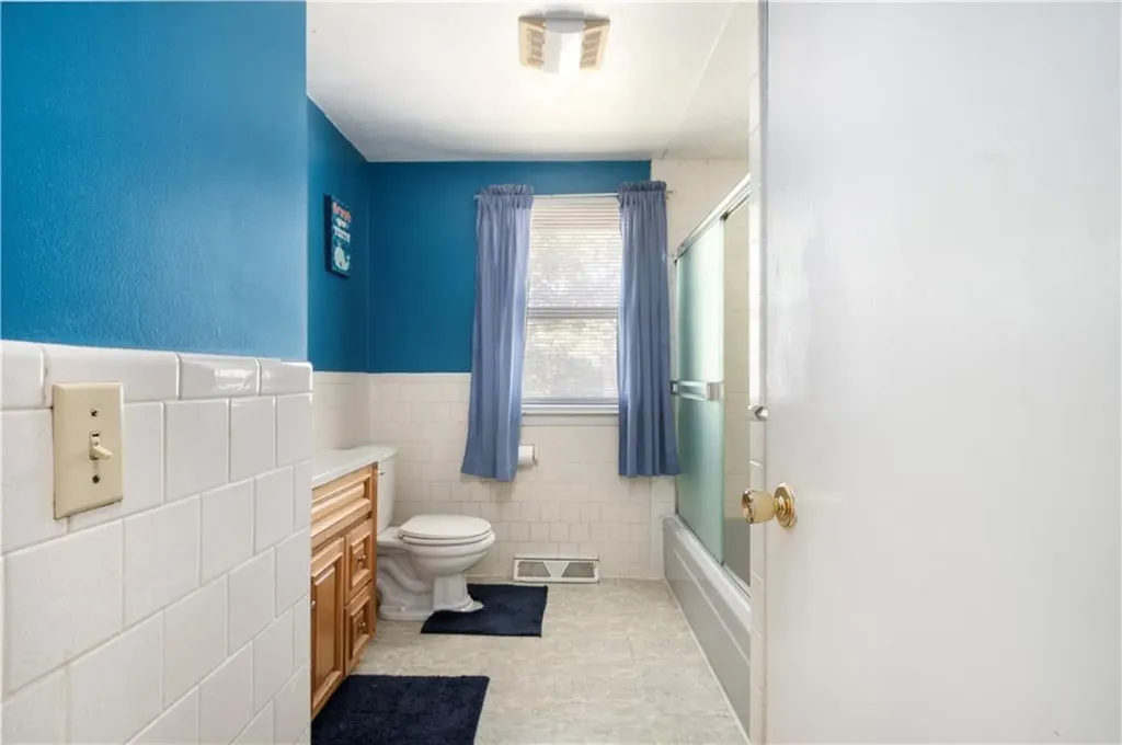 16 Tell Street Warwick RI 02889