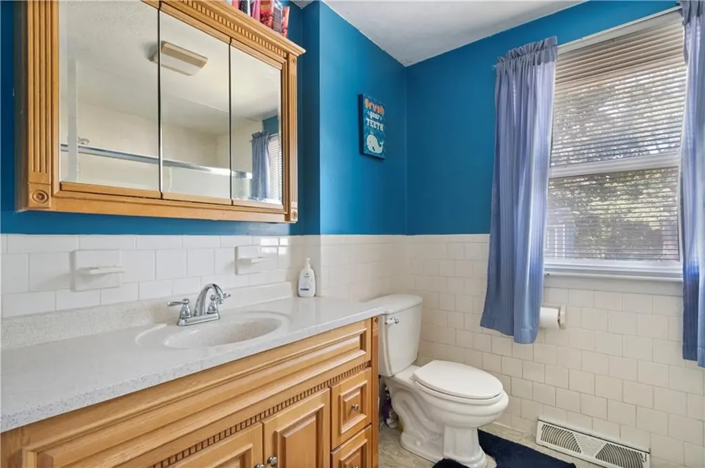 16 Tell Street Warwick RI 02889