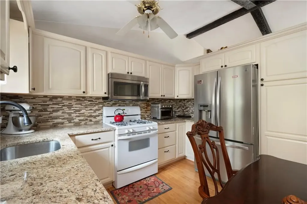 16 Tell Street Warwick RI 02889