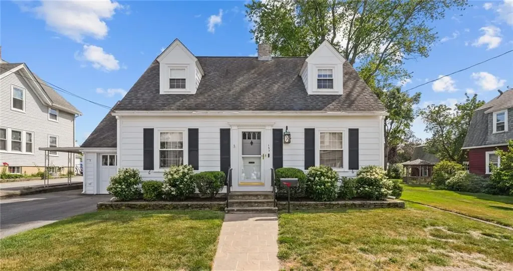 157 Schuyler Street East Providence RI 02914