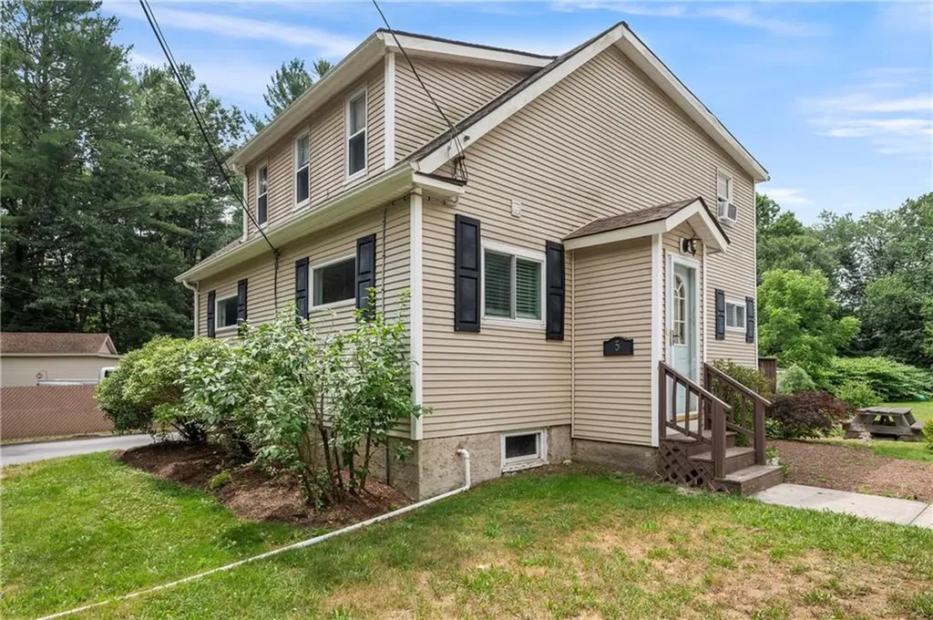 5 Harding Street Coventry RI 02816