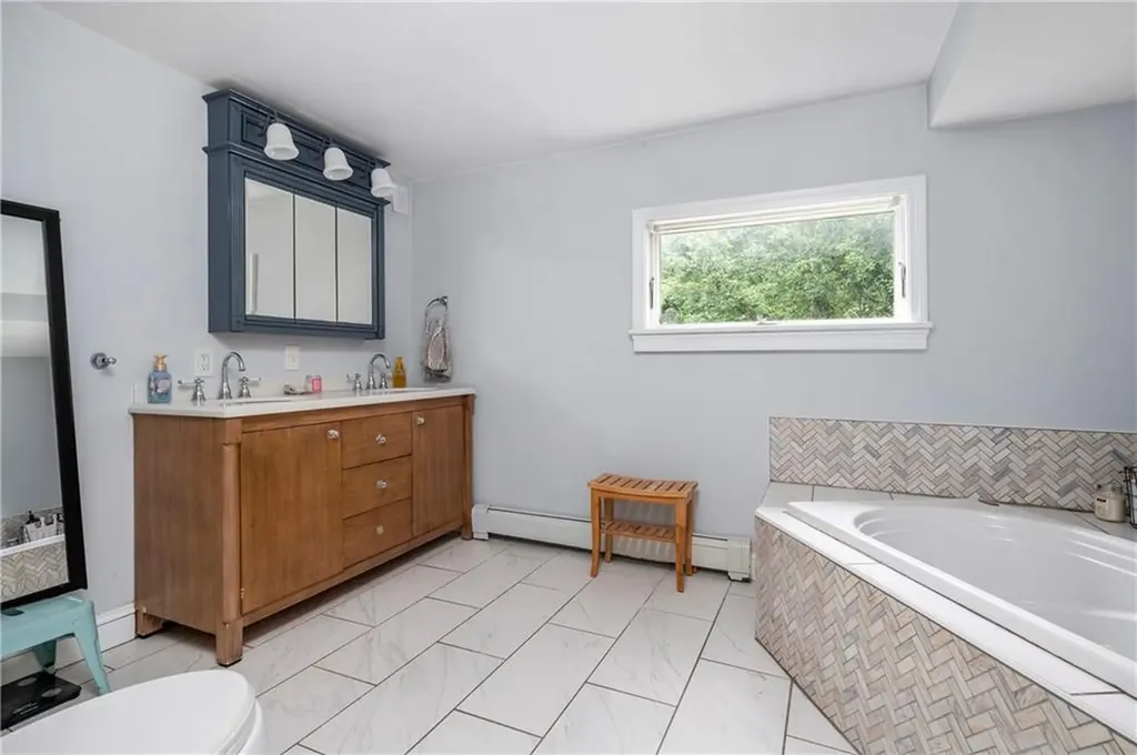 5 Harding Street Coventry RI 02816