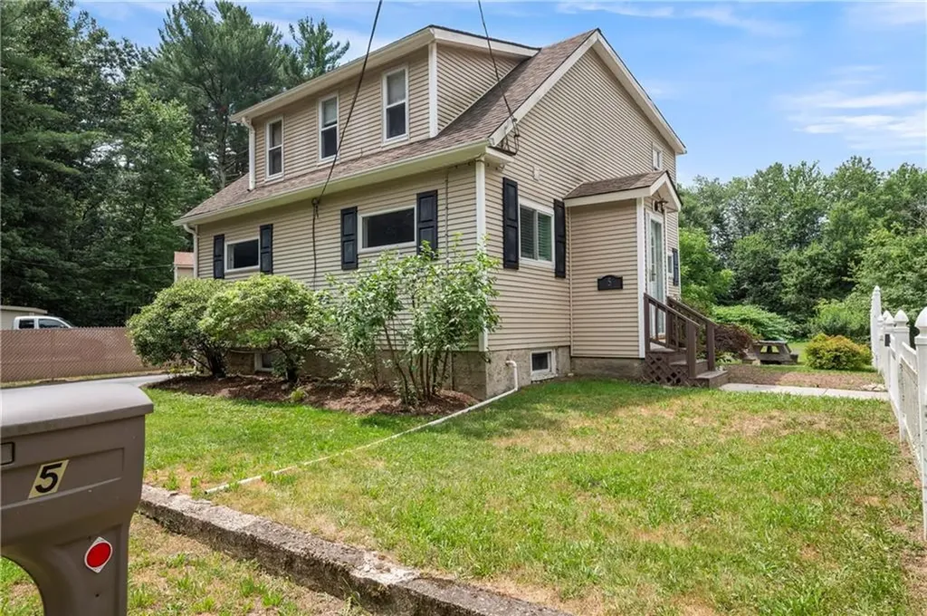 5 Harding Street Coventry RI 02816