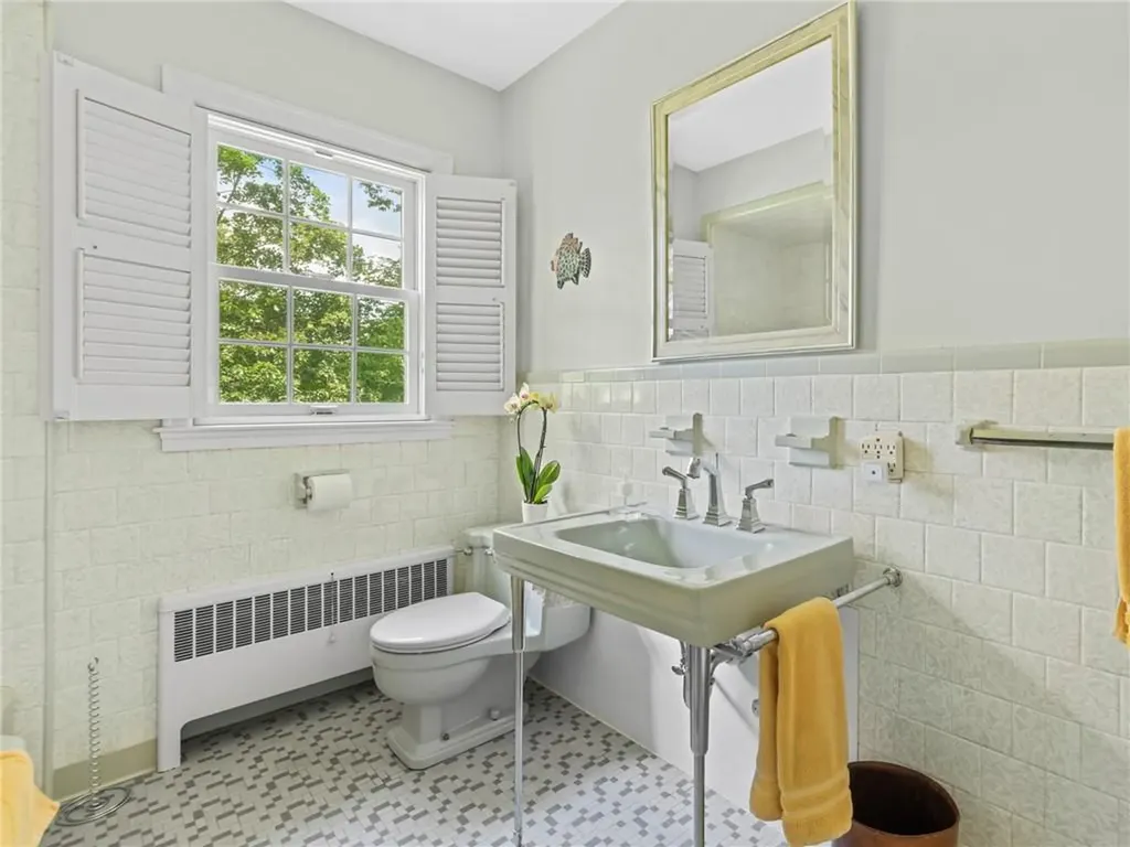 173 Gaskill Street Woonsocket RI 02895