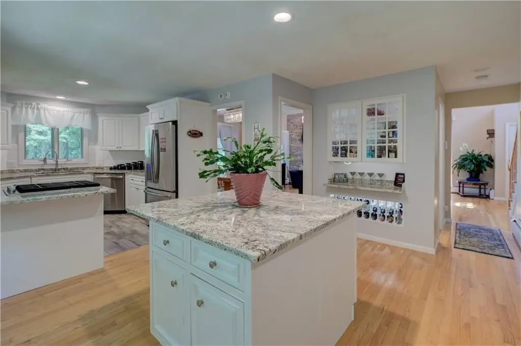 84 Bakewell Court Cranston RI 02921