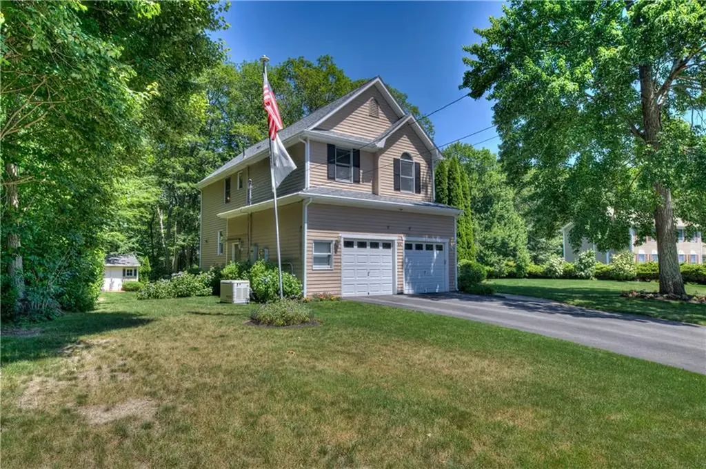 84 Bakewell Court Cranston RI 02921