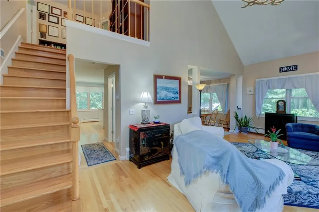 84 Bakewell Court Cranston RI 02921