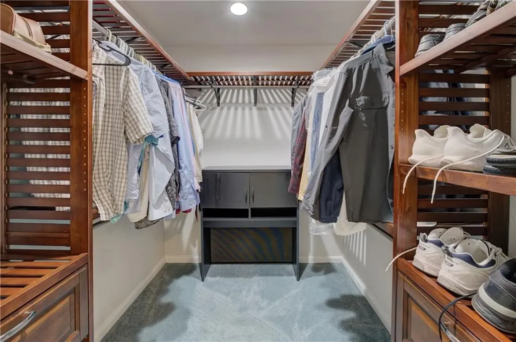 84 Bakewell Court Cranston RI 02921