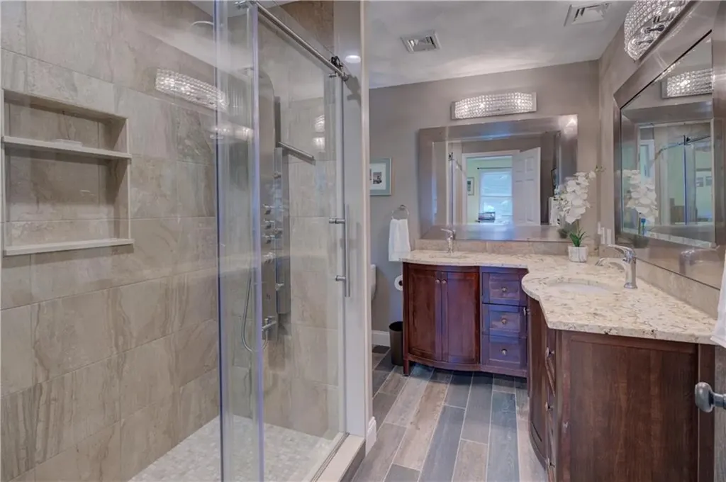 84 Bakewell Court Cranston RI 02921