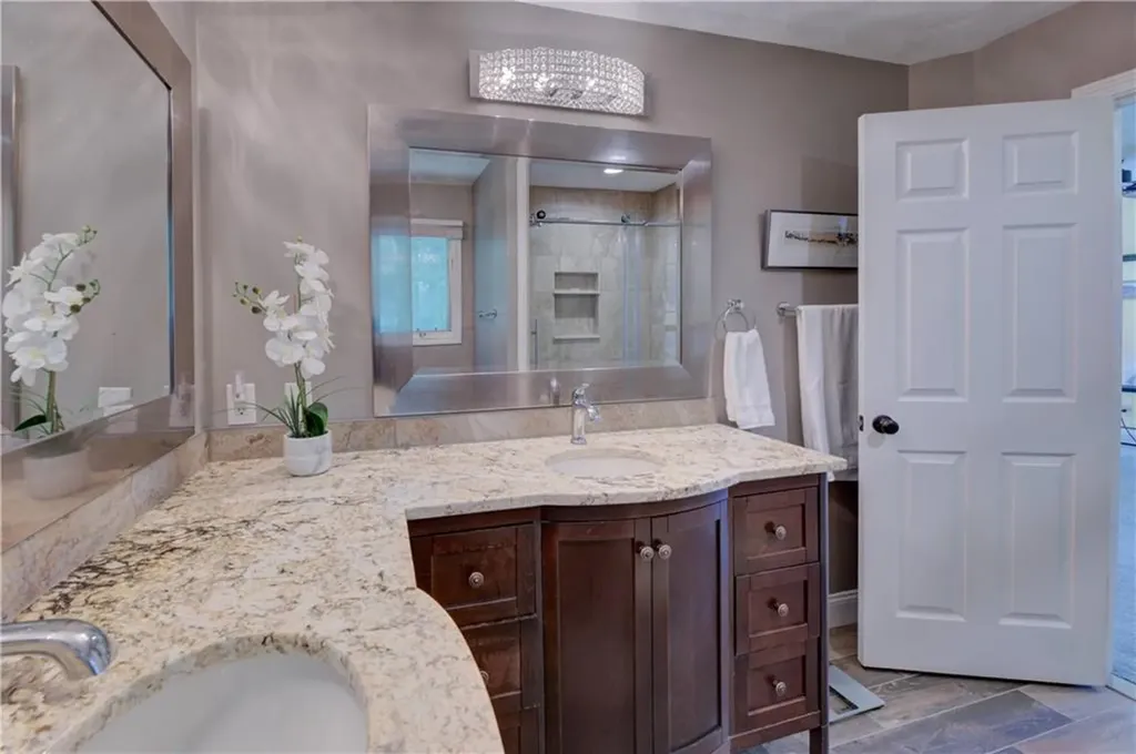 84 Bakewell Court Cranston RI 02921