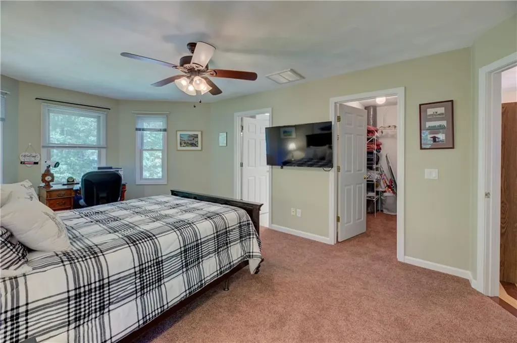 84 Bakewell Court Cranston RI 02921