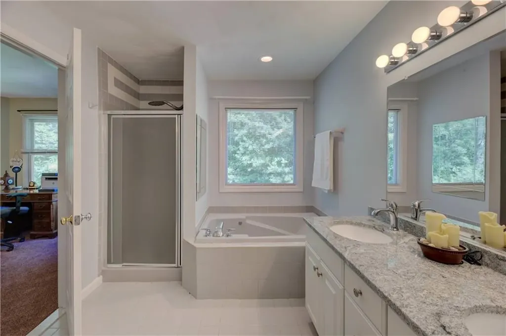 84 Bakewell Court Cranston RI 02921