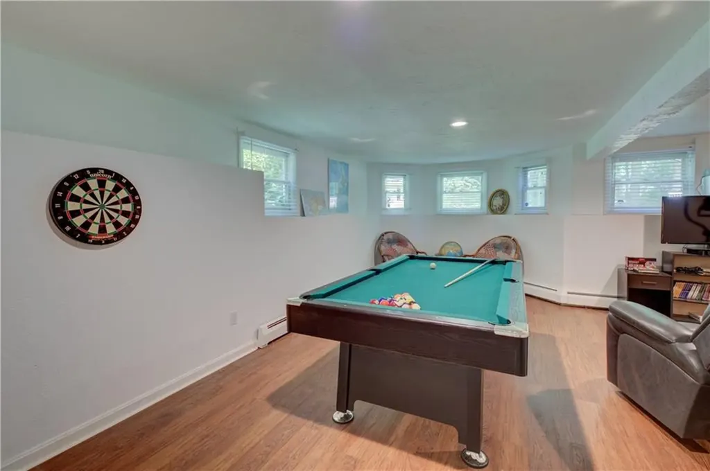 84 Bakewell Court Cranston RI 02921
