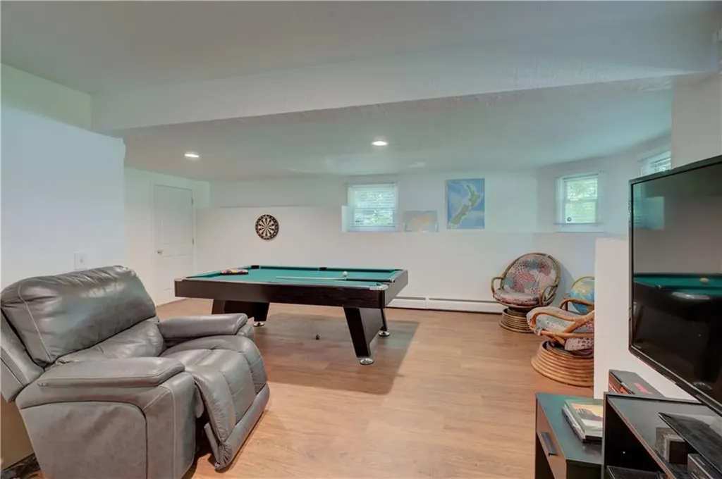 84 Bakewell Court Cranston RI 02921