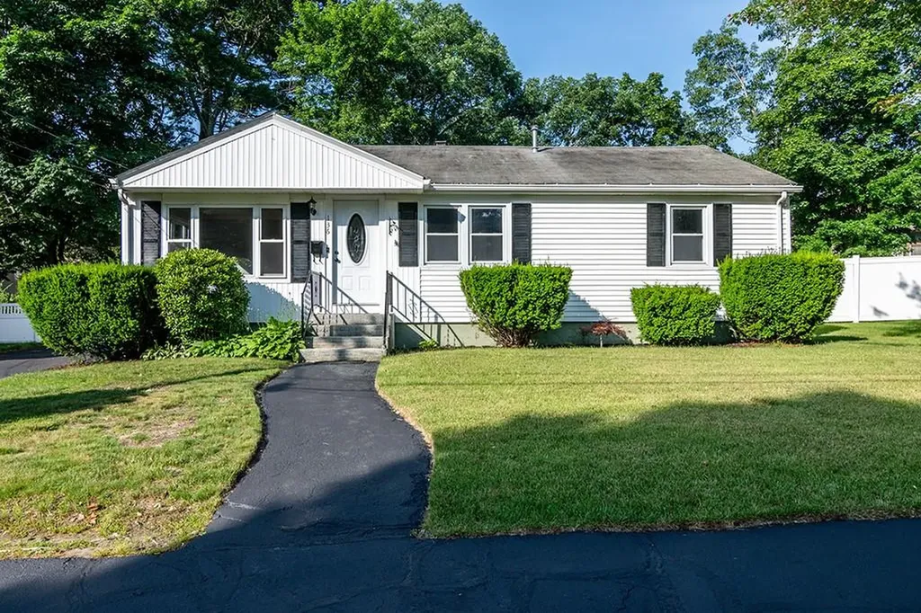 136 Davis Avenue Cranston RI 02910