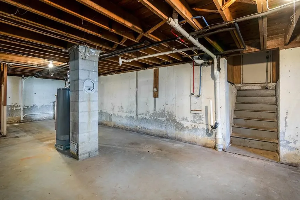 136 Davis Avenue Cranston RI 02910