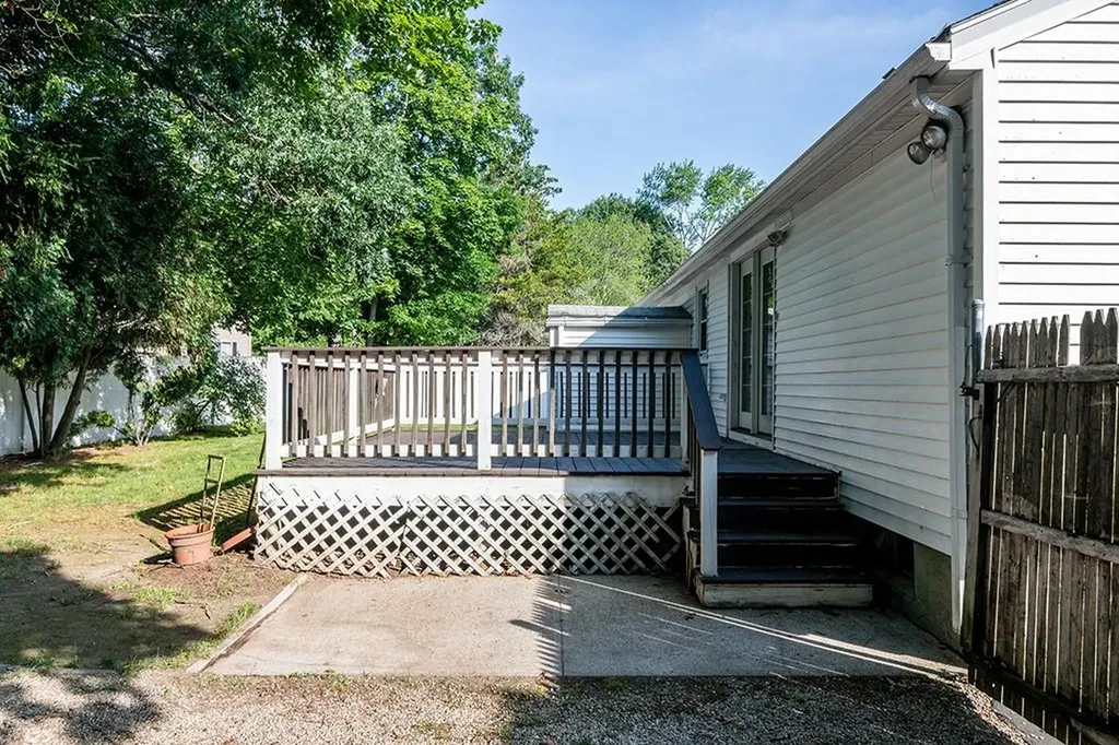 136 Davis Avenue Cranston RI 02910