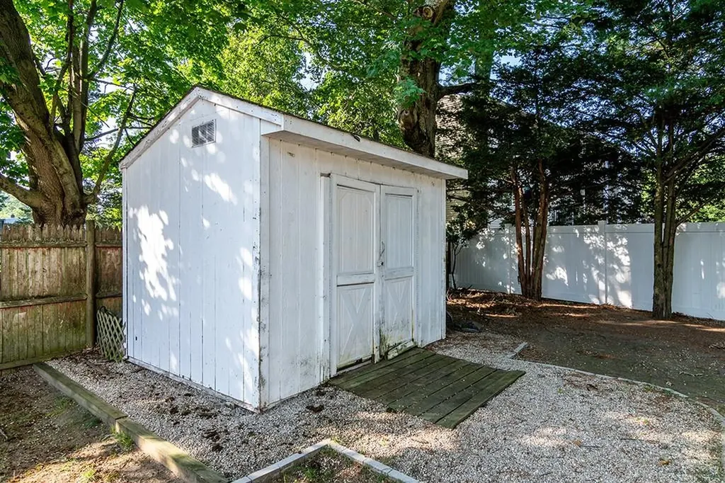 136 Davis Avenue Cranston RI 02910