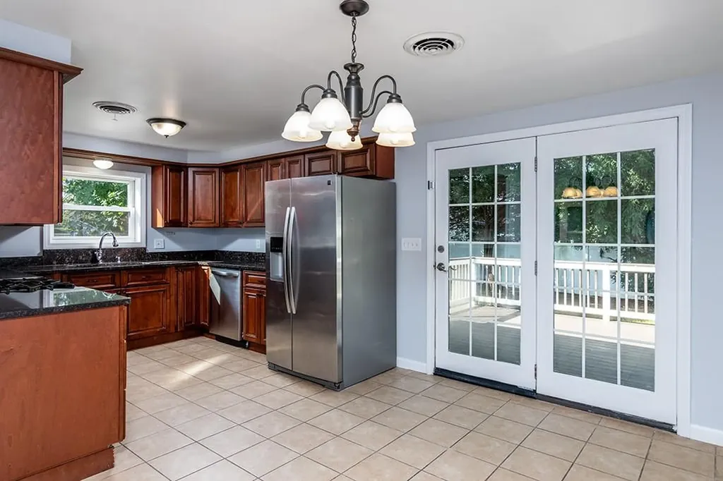 136 Davis Avenue Cranston RI 02910