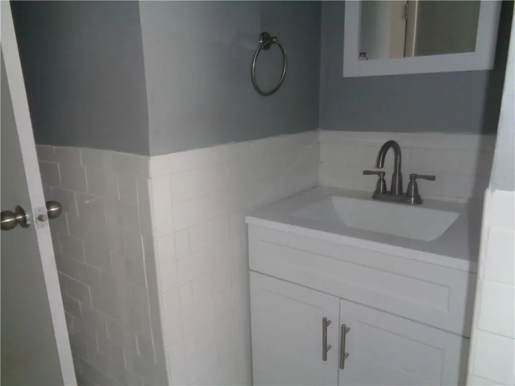 18 Dickinson Avenue North Providence RI 02904