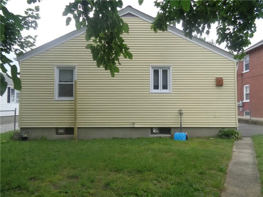 18 Dickinson Avenue North Providence RI 02904