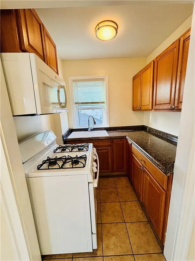 86 Webster Street Pawtucket RI 02861