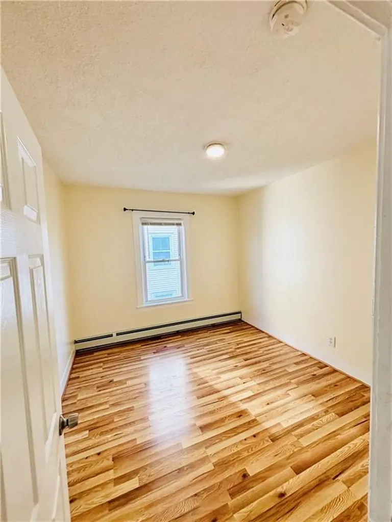86 Webster Street Pawtucket RI 02861