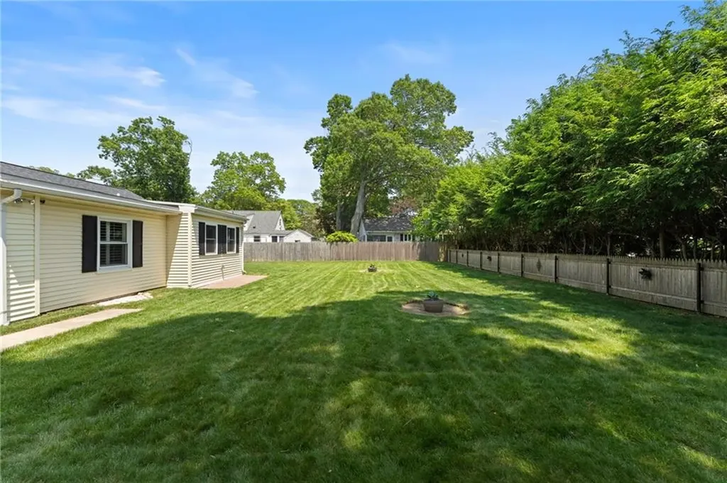 320 Miantonomo Drive Warwick RI 02888