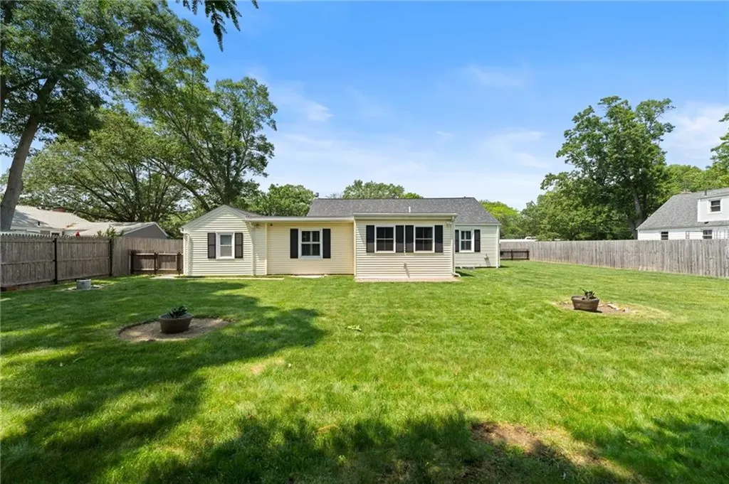 320 Miantonomo Drive Warwick RI 02888