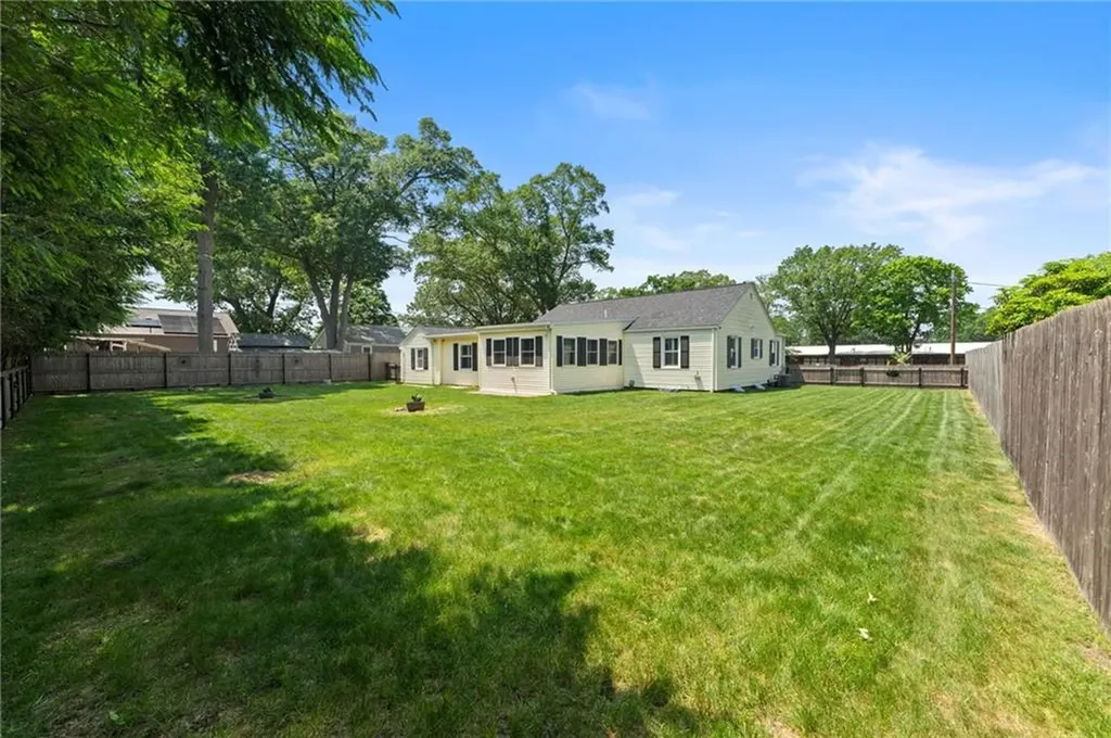 320 Miantonomo Drive Warwick RI 02888