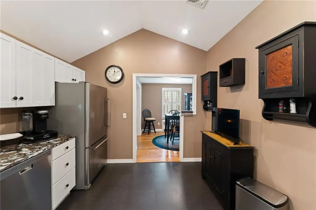 320 Miantonomo Drive Warwick RI 02888