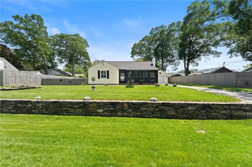 320 Miantonomo Drive Warwick RI 02888