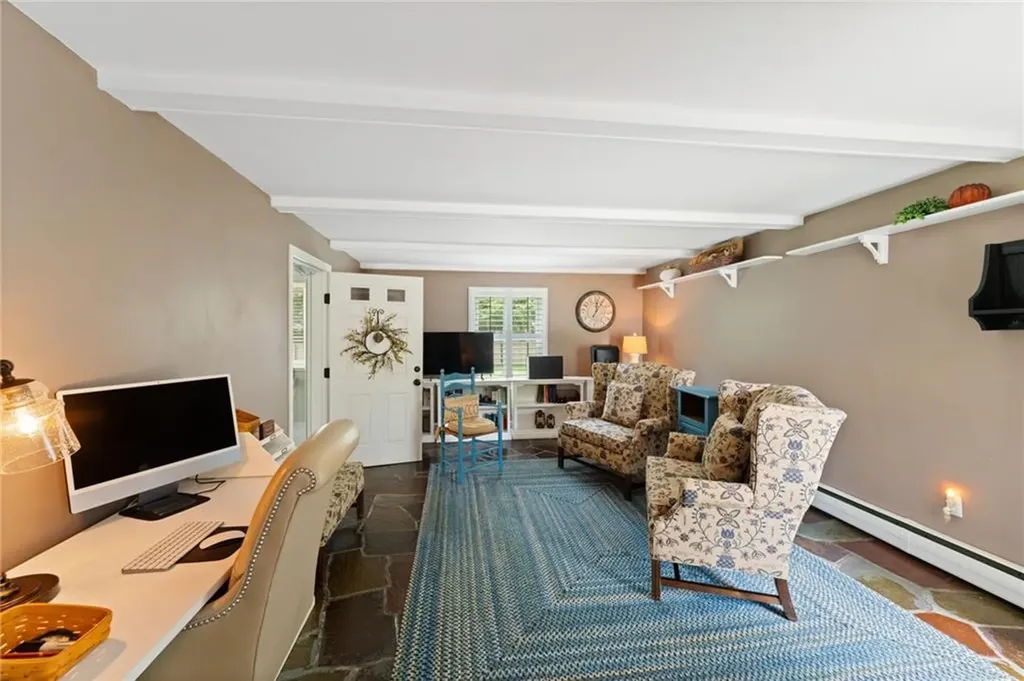 320 Miantonomo Drive Warwick RI 02888