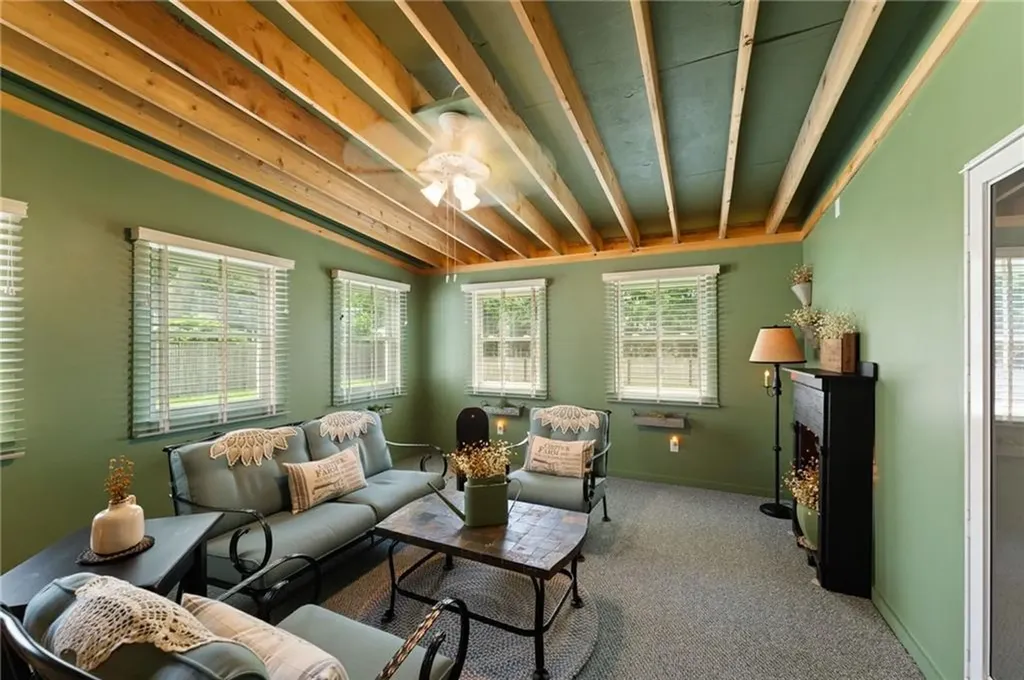 320 Miantonomo Drive Warwick RI 02888