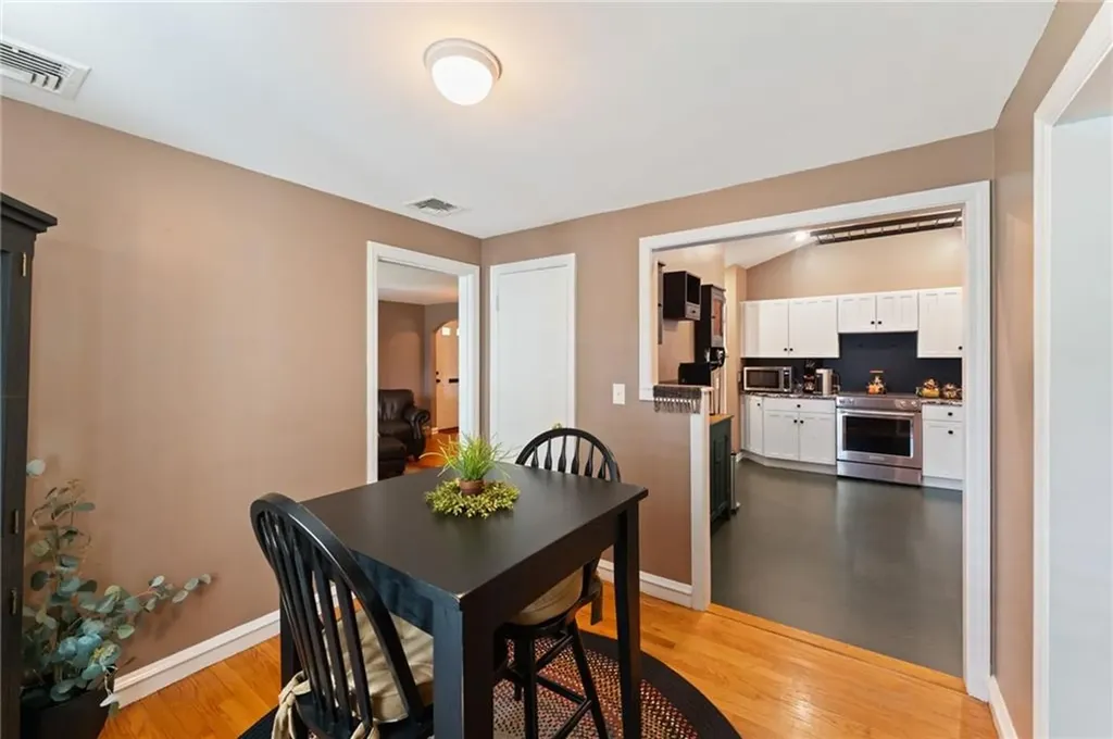 320 Miantonomo Drive Warwick RI 02888