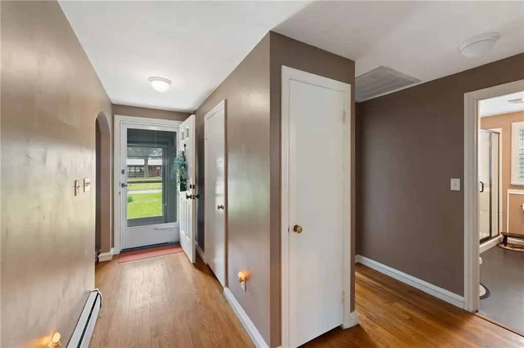 320 Miantonomo Drive Warwick RI 02888