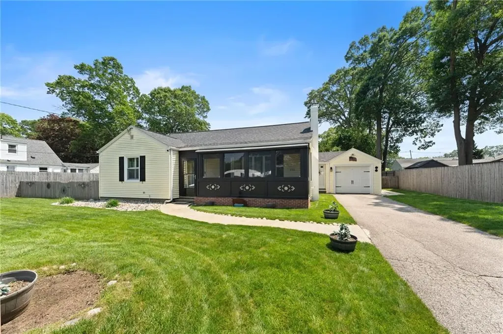320 Miantonomo Drive Warwick RI 02888