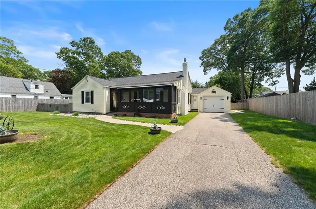 320 Miantonomo Drive Warwick RI 02888