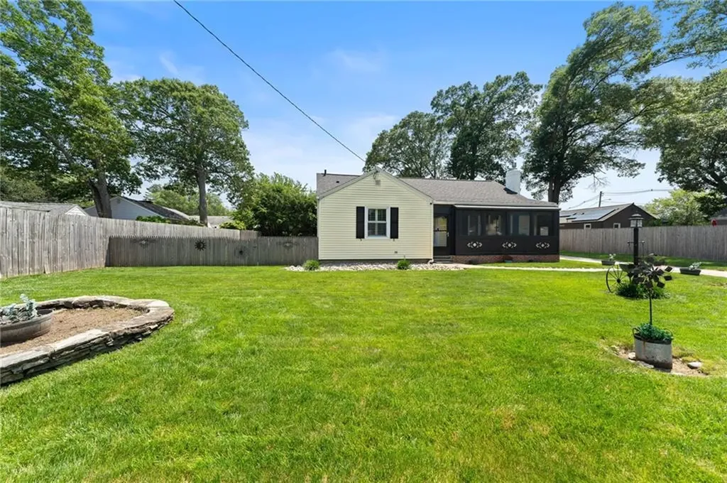 320 Miantonomo Drive Warwick RI 02888