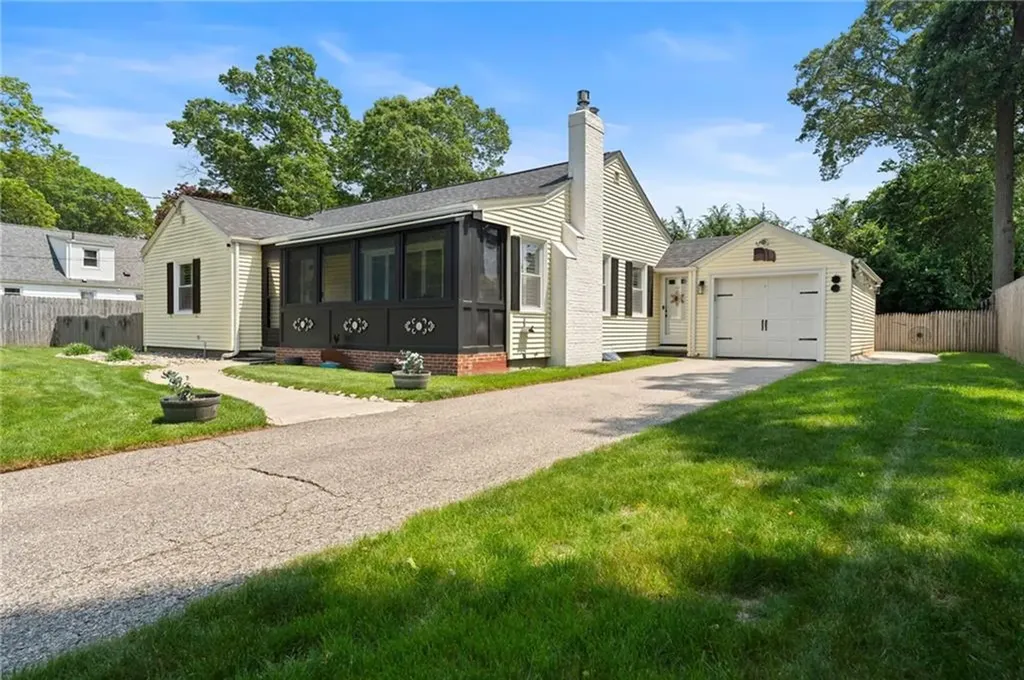 320 Miantonomo Drive Warwick RI 02888