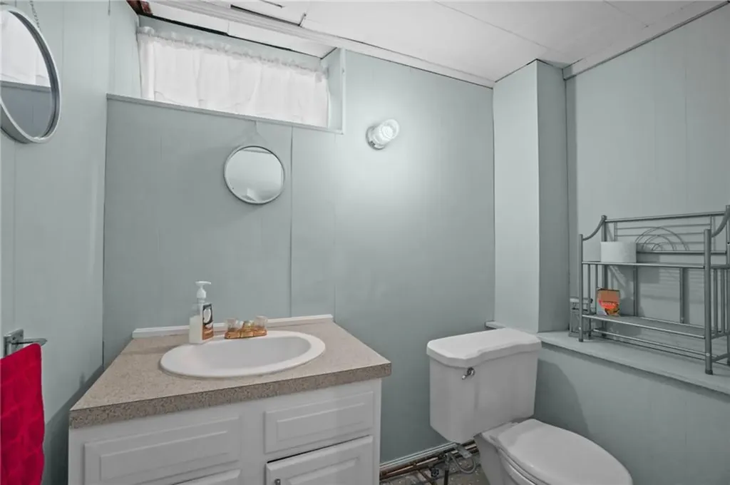 121 Ingersoll Avenue Warwick RI 02886