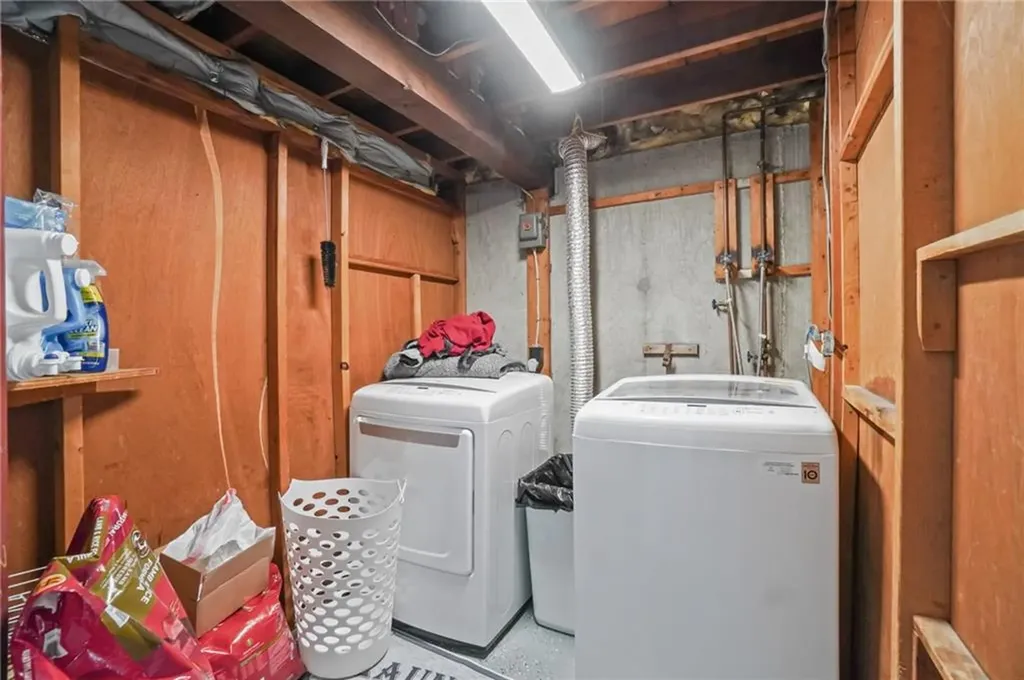 121 Ingersoll Avenue Warwick RI 02886