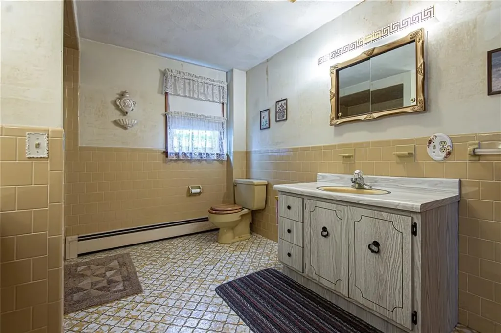 112 Prospect Hill Avenue West Warwick RI 02893