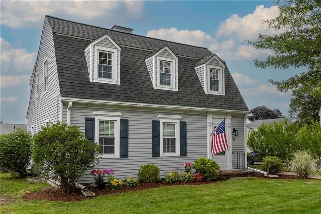 31 Bowen Street East Providence RI 02916