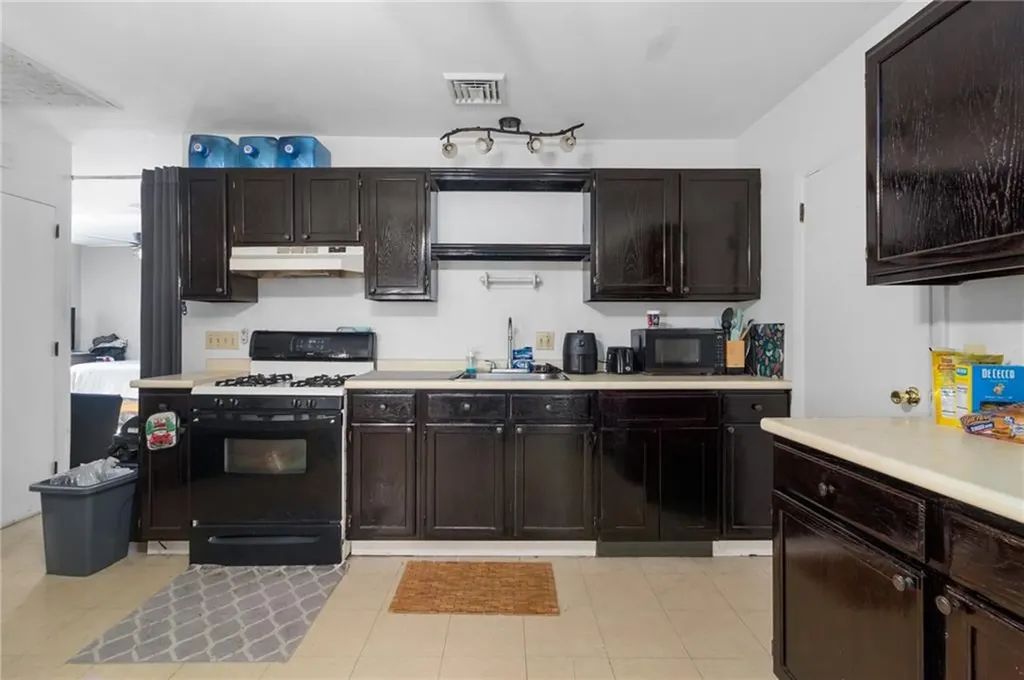598 Laurel Hill Avenue Cranston RI 02920