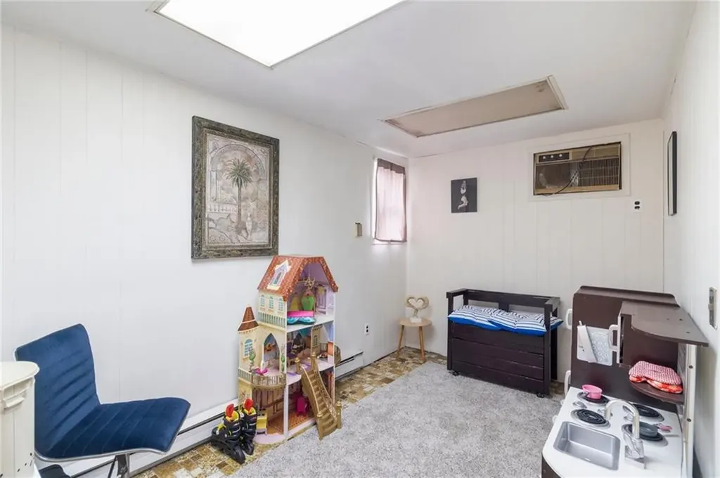 598 Laurel Hill Avenue Cranston RI 02920