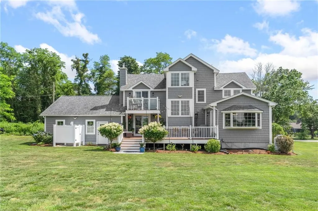 12 Windward Circle Warwick RI 02889
